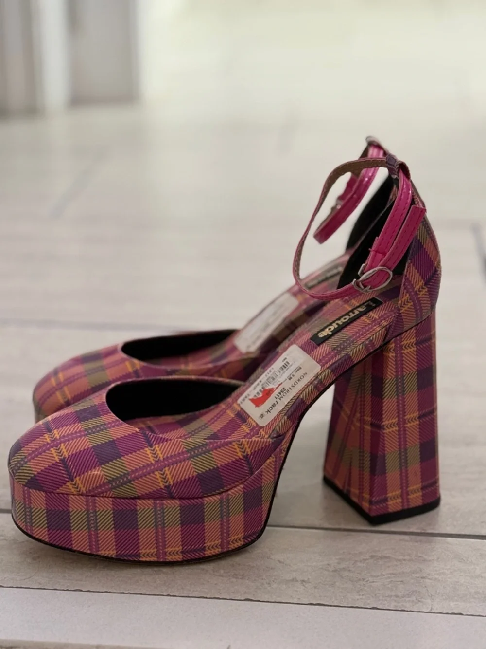 Larroudé Plaid Platform Heels – Pink Multi Statement Ankle Strap Pumps - size 9 - Picture 4 of 12
